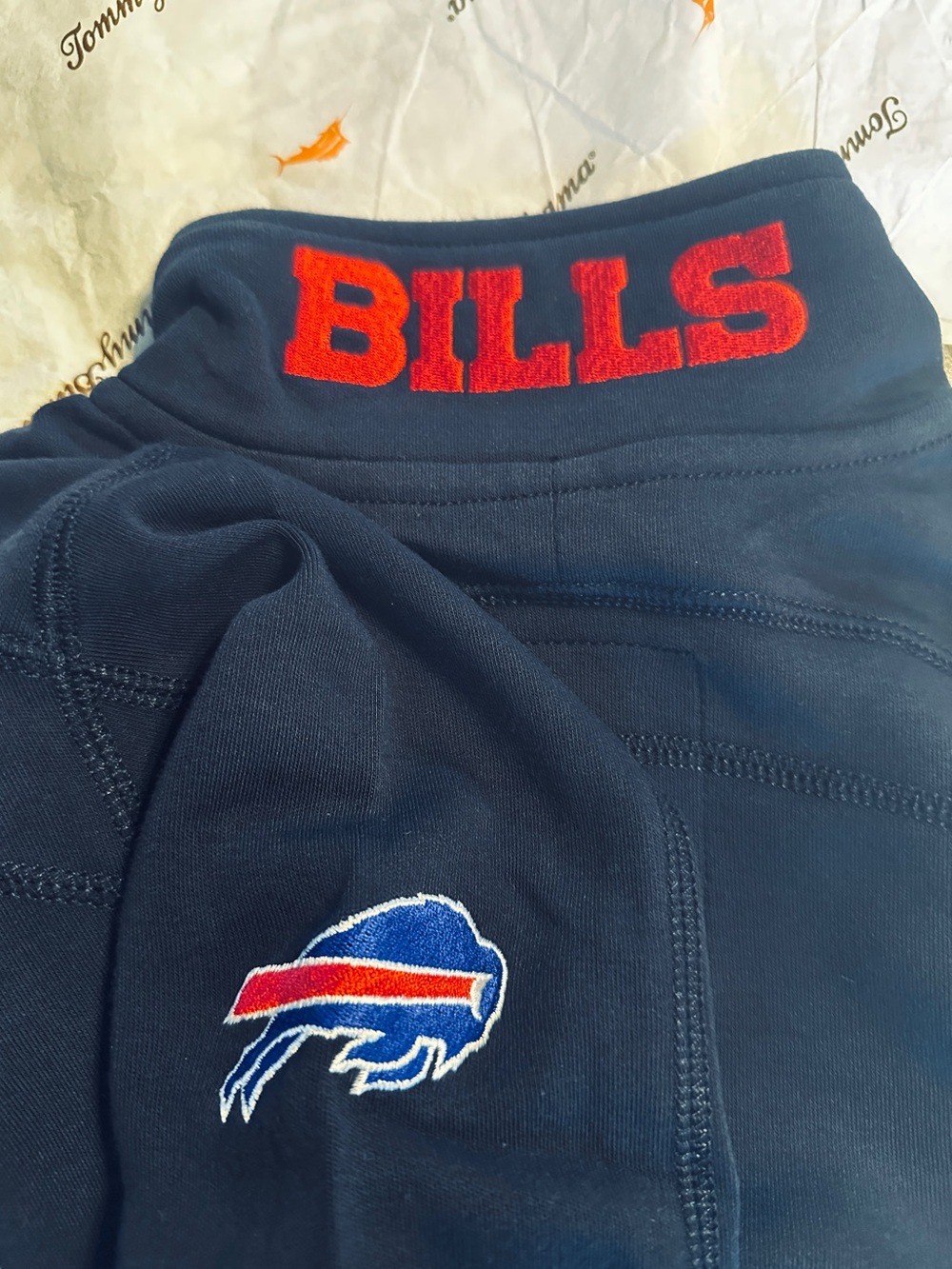 Tommy Bahama OFFICIAL BUFFALO BILLS half zip sweaterNavy with Red Team Lettering